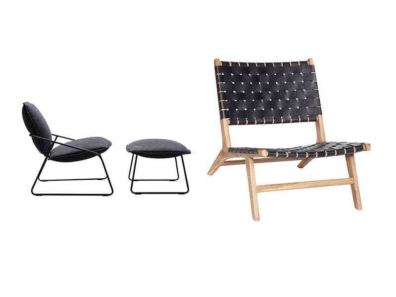 Klassiske stoler i nøytral svart Klassiske stoler i nøytral svart